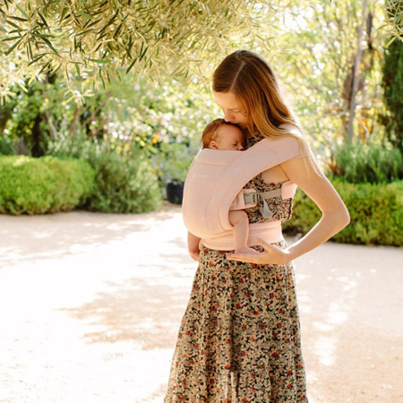 Immagine di Ergobaby® Fascia porta bebe Embrace Blush Pink