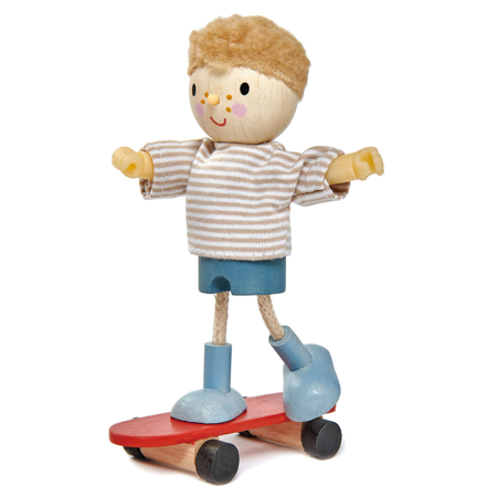 Tender Leaf Toys® Bambino Edward con Skateboard