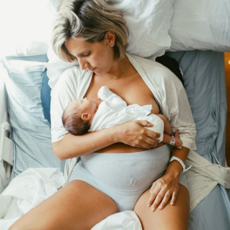 Immagine di Fridamom® Intimo monouso a vita alta dopo parto cesareo