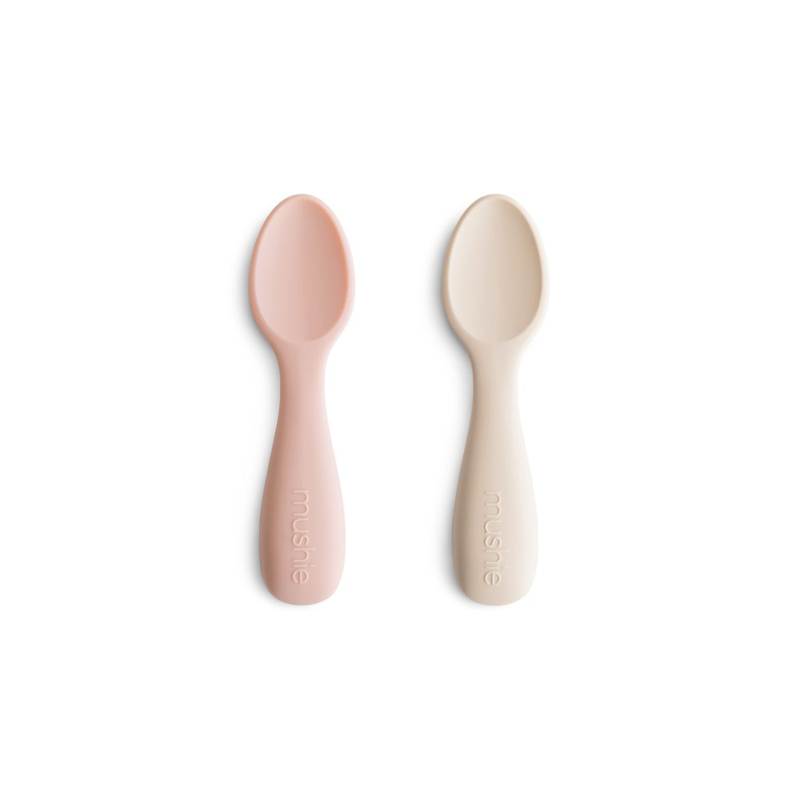 Immagine di Mushie® Set di due cucchiai  in silicone Starter Blush/Shifting Sand